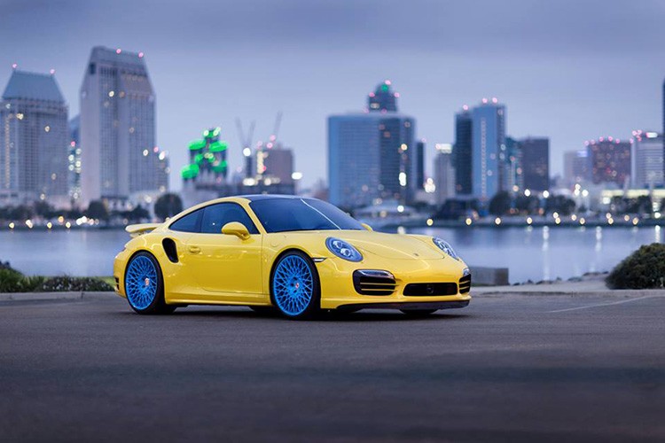 Ngam “tac ke hoa” Porsche 911 Turbo S hang sieu doc